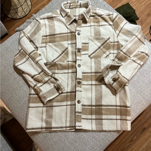 Shacket - Picture 1 of 3